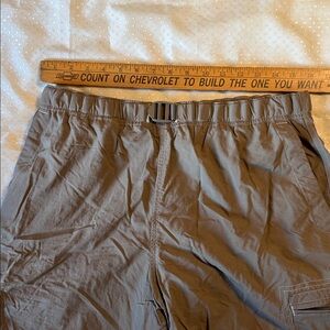 Men’s lined Columbia Swim Trunks size Medium (32 x 8)
106 AM4375